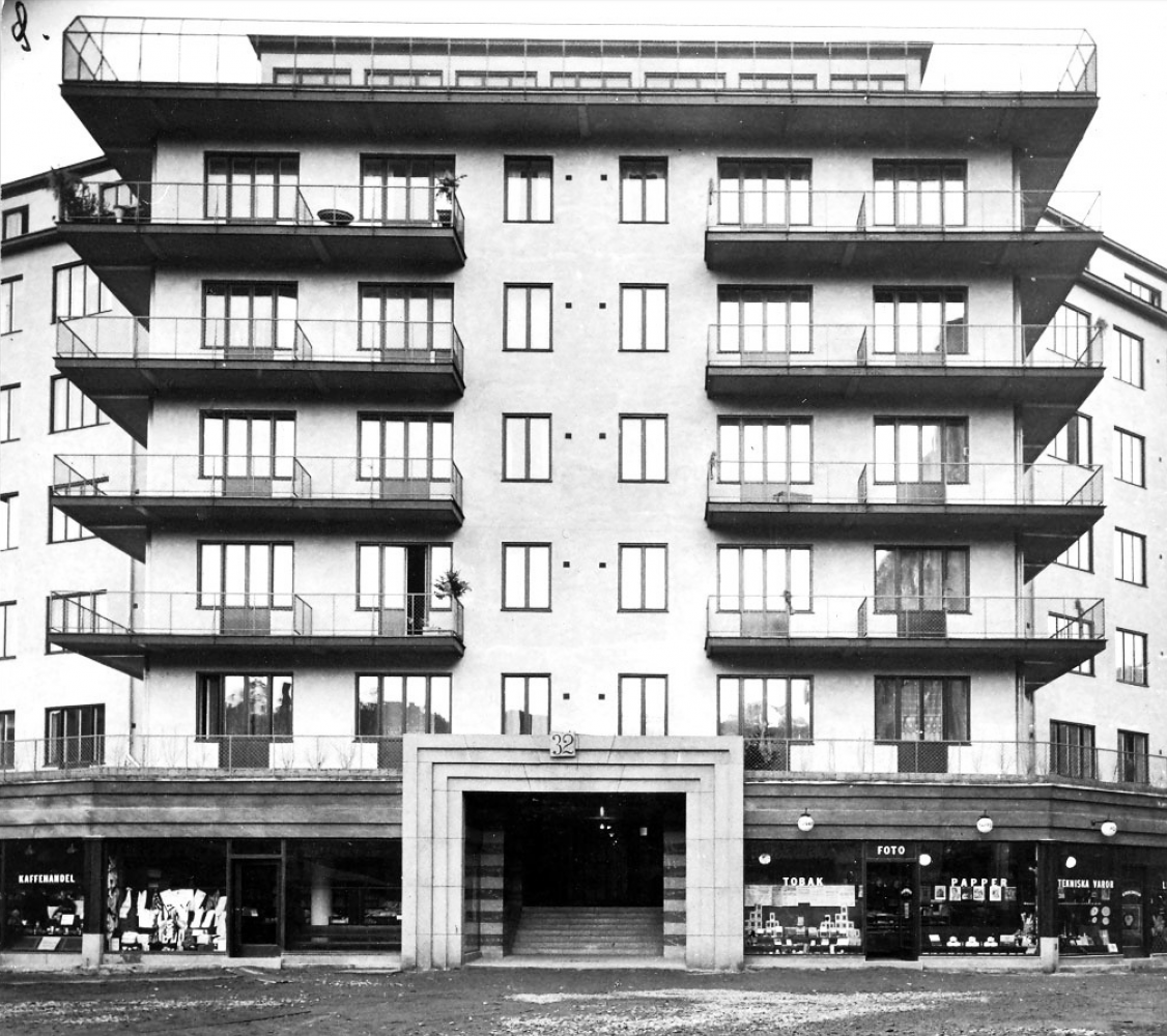 Nya balkongräcken & fönsterrenovering i anrik BRF